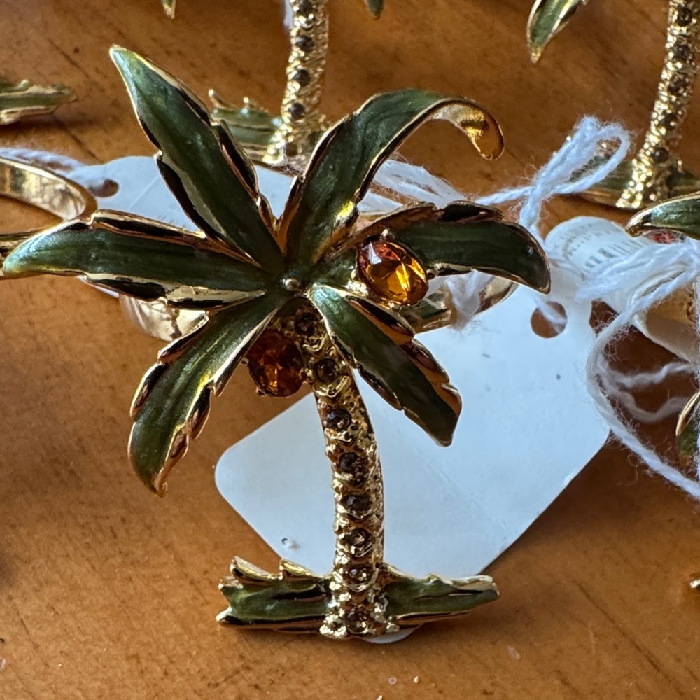 Gold Palm Tree Napkin Rings - Picture 2 of 4